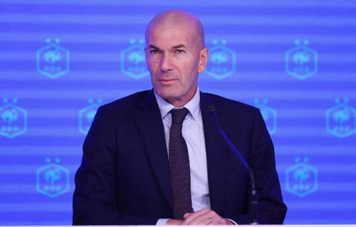 HLV Zinedine Zidane ký hợp đồng 4 năm với FFF.