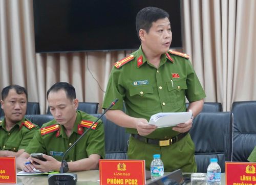 Đại biểu thảo luận tại hội thảo.