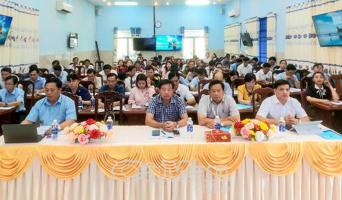  Đại biểu ở 9 xã thuộc Cụm số 6 tham dự hội nghị tập huấn.