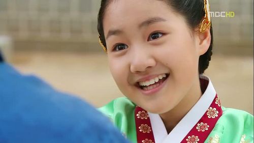 Hồi nhỏ, Jin Ji Hee còn gây ấn tượng mạnh mẽ với người xem qua vai diễn nhí ở bộ phim đình đám Mặt Trăng Ôm Mặt Trời. Ảnh: X