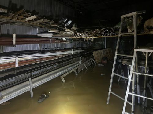 Trong đêm 27/7, nước dâng lên và ngập sâu vào nhà dân tại Bảo Lộc. Nhiều khu vực ngập 0,3-1,2 m.
