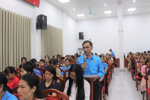 Hội nghị nhận được gần 20 ý kiến, kiến nghị của đoàn viên, người lao động. Ảnh Đ. Đạt