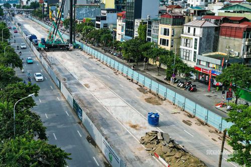 Hàng rào công trường. Ảnh: T.Anh