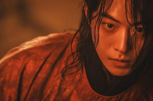 Nam Joo Hyuk vừa trở lại với Lời Nguyền Đông Cung.