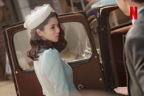 Han So Hee trong Sinh Vật Gyeongseong.