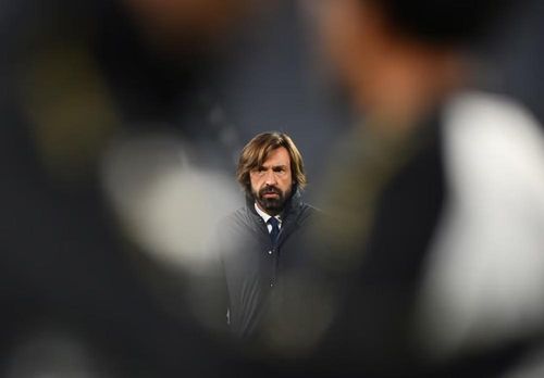  Andrea Pirlo bị gạch tên khỏi danh sách ứng viên HLV trưởng giữa những tranh cãi ngoài chuyên môn. 