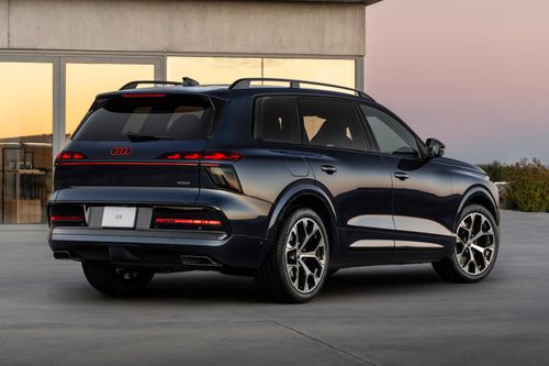 Mới đây, hãng đã công bố hình ảnh chính thức của mẫu SUV full-size Audi Q9, với kỳ vọng tạo nên sự thay đổi về mặt doanh số tại nhiều thị trường, đặc biệt là Mỹ.