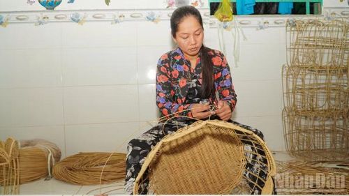 Công việc thực hiện ngay tại nhà, tạo sự linh hoạt để người lao động vừa phát triển kinh tế, vừa chăm sóc gia đình.