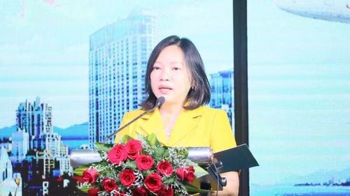 Bà Thái Thị Lệ Hằng, Giám đốc Sở Văn hóa, Thể thao và Du lịch Khánh Hòa, phát biểu.