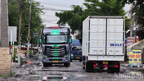 Qua đó, bảo đảm an toàn giao thông cho các phương tiện lưu thông, không ảnh hưởng đến người dân sinh sống trên hai bên tuyến đường. Tuy nhiên, đến thời điểm này các đơn vị liên quan vẫn chưa có giải pháp để khắc phục.
