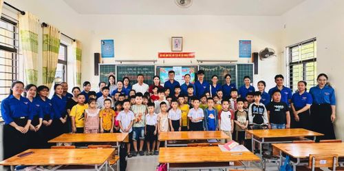 Đoàn xã – Hội đồng Đội xã Hòa Vang phối hợp với Trường Tiểu học An Phước tổ chức lớp học phụ đạo miễn phí mang tên "Hoa Phượng Đỏ".