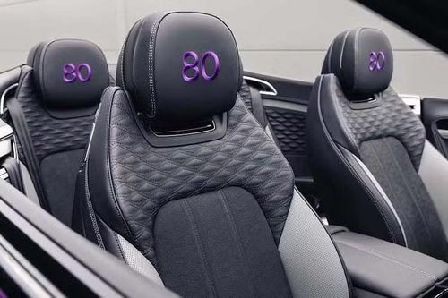 Mức độ tùy chỉnh phản ánh những chiếc Bentley hiệu suất cao và phiên bản đặc biệt gần đây như Continental GT Supersports sắp ra mắt và các dự án sản xuất số lượng hạn chế, tập trung vào thiết kế như Batur Convertible của Mulliner.