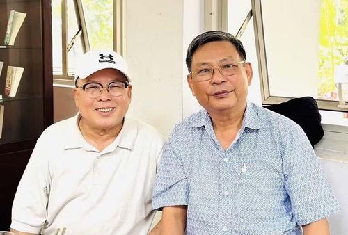  Nhà thơ Phạm Thanh Bình và nhà văn Trần Vinh – tác giả bài viết. 