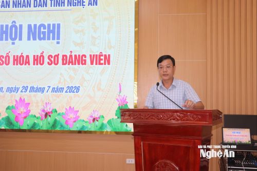 Đồng chí Phạm Tuấn Vinh phát biểu tại hội nghị.