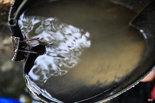 Một số thời điểm sau những đợt mưa lớn, giếng vẫn có nước, tuy nhiên bị đục và lượng nước cũng khá ít.