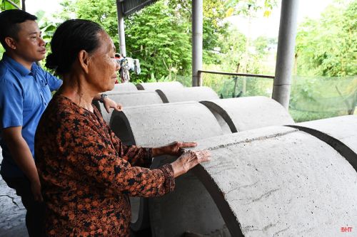 Người dân nơi đây rất mong mỏi sớm được hỗ trợ để tìm kiếm nguồn nước sạch phục vụ nhu cầu sinh hoạt hằng ngày.
