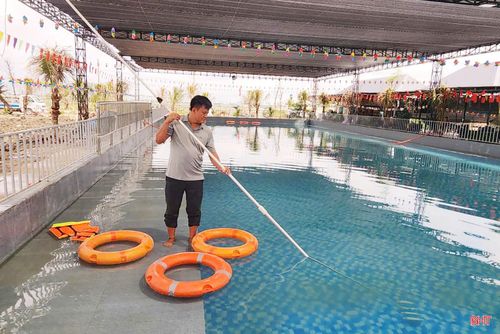  Bể bơi Nga Giang của anh Nguyễn Thành Chung có diện tích trên 400 m2. 