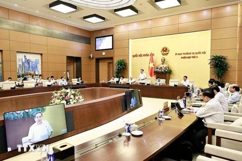 Chủ tịch Quốc hội Trần Thanh Mẫn phát biểu bế mạc Phiên họp thứ tư của Ủy ban Thường vụ Quốc hội. (Ảnh: Doãn Tấn/TTXVN)