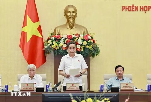 Chủ tịch Quốc hội Trần Thanh Mẫn phát biểu bế mạc Phiên họp thứ tư của Ủy ban Thường vụ Quốc hội. (Ảnh: Doãn Tấn/TTXVN)
