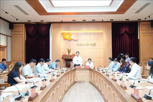 Quang cảnh buổi làm việc.