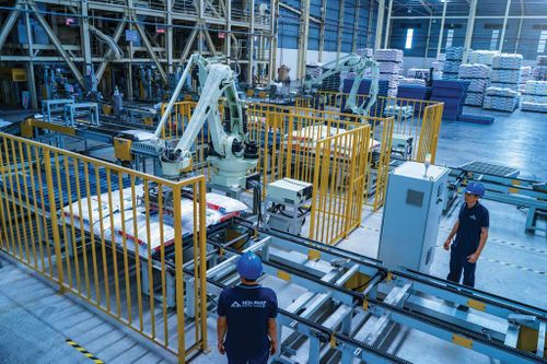 Ở lĩnh vực thức ăn chăn nuôi, doanh thu bán ra ngoài trong quý II đạt 576 tỷ đồng, tăng 6,7% so với cùng kỳ, đóng góp 37% doanh thu hợp nhất.