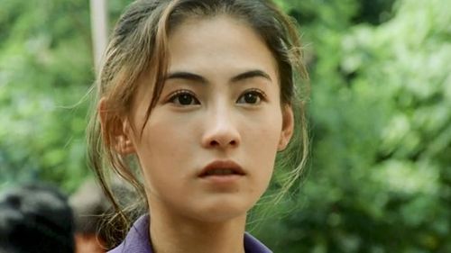 Trương Bá Chi giành giải Ảnh hậu Hong Kong nhờ màn thể hiện giàu cảm xúc trong Vong bất liễu. Ảnh: Weibo.