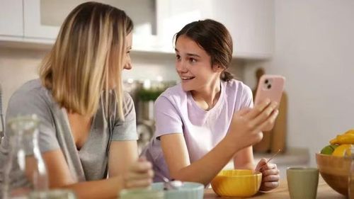 Đối với những gia đình có con ở độ tuổi thiếu niên hoặc sắp bước vào giai đoạn này, một chiếc iPhone cũ có thể trở thành giải pháp để thử nghiệm trước khi đầu tư cho con điện thoại mới