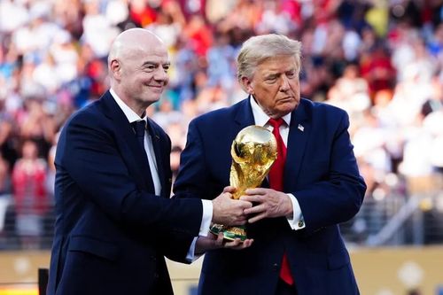 Ông Infantino với tổng thống Donald Trump. Ảnh: PA