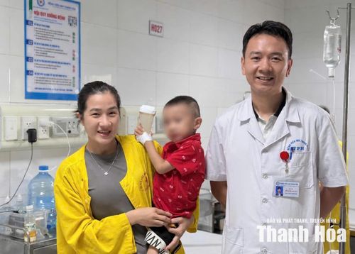 Sau phẫu thuật, sức khỏe bệnh nhi ổn định. Ảnh: Bệnh viện Nhi Thanh Hóa