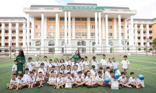  Trường Tiểu học và Trung học cơ sở Hoàng Hoa Thám, phường Võ Cường (ảnh) cũng được Sở Giáo dục và Đào tạo đề xuất giữ nguyên bởi đây là trường liên cấp đặc thù khu vực đô thị. 