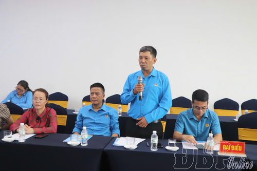Đại biểu tham gia ý kiến tại hội nghị.