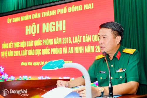 Đại tá Nguyễn Tấn Linh, Phó Tư lệnh Quân khu 7 phát biểu chỉ đạo hội nghị. Ảnh: Văn Chung