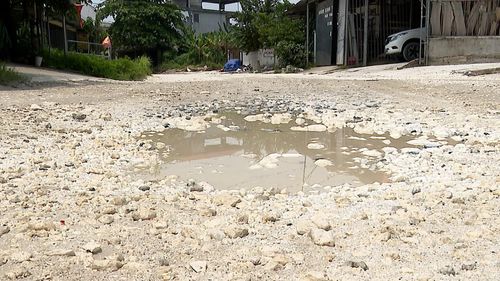 Tuyến đường Cẩm Ân - Mông Sơn xuống cấp nghiêm trọng.