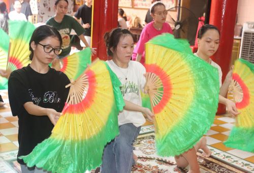 Các tiết mục văn nghệ đều được đầu tư, thể hiện sự chỉn chu và tâm huyết của các hội quán