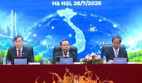 Bộ trưởng Bộ Khoa học và Công nghệ Vũ Hải Quân đồng chủ trì phiên khai mạc hội thảo. Ảnh: PV