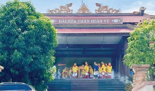 Đài hóa thân hoàn vũ tại Nghĩa trang nhân dân phía Nam (phường Phú Bài, TP. Huế).