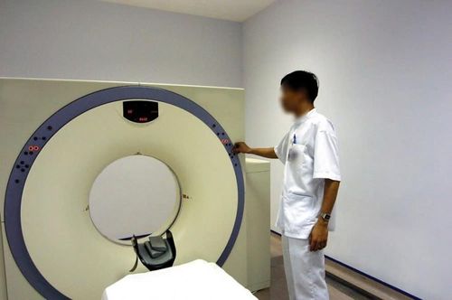Cơ quan chức năng đã phát hiện dấu hiệu vi phạm tại một số doanh nghiệp hoạt động trong lĩnh vực nhập khẩu thiết bị y tế và thuốc tân dược. Ảnh minh họa: Đức Thanh