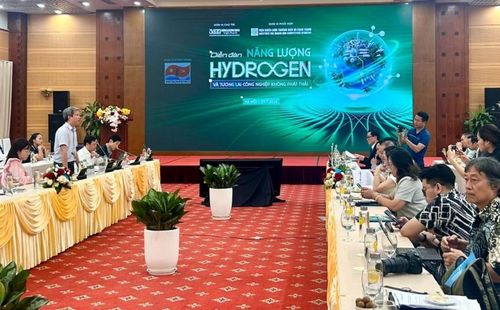 Diễn đàn “Năng lượng Hydrogen và tương lai công nghiệp không phát thải” diễn ra vào ngày 29/7 tại Hà Nội. Ảnh: Hải Anh