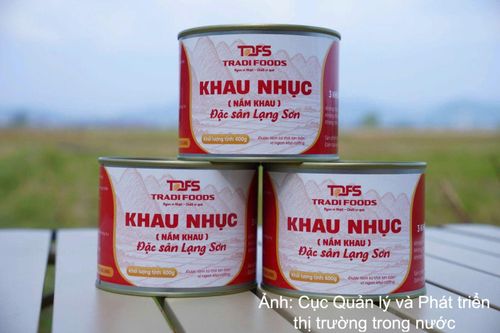 Những sản phẩm được bày bán tại không gian trưng bày.