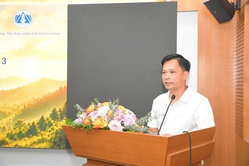 Phó Giám đốc Sở Văn hóa, Thể thao và Du lịch tỉnh Lai Châu phát biểu tại buổi họp báo.