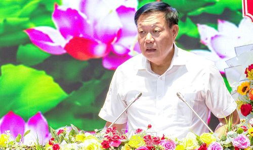 Thứ trưởng Bộ Y tế Đỗ Xuân Tuyên nhấn mạnh: Vấn đề mức sinh thấp, mất cân bằng giới tính khi sinh và tốc độ già hóa dân số nhanh đang là bài toán đặt ra cho toàn xã hội.