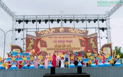Các tiết mục văn nghệ chào mừng đặc sắc.