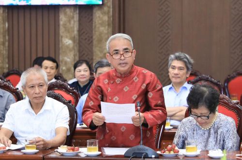 Nghệ nhân nhân dân Nguyễn Văn Tĩnh phát biểu tại buổi gặp mặt. Ảnh: Quang Thái