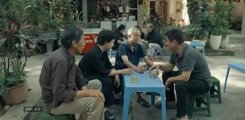 Tình làng nghĩa được phát huy sau sự ra đi đột ngột của bà Phụng. Ảnh VTV
