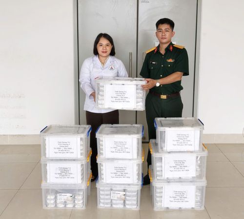 Tiếp nhận các mẫu hài cốt liệt sĩ từ tỉnh Quảng Trị trong chiến dịch 500 ngày đêm.