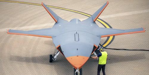 Máy bay không người lái chiến đấu MQ-28 Ghost Bat do Boeing phát triển cho Không quân Hoàng gia Úc từ những năm 2010.