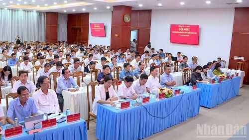 Hội nghị quy tụ sự tham gia đông đủ của người đứng đầu các xã, phường trên địa bàn tỉnh Cà Mau.