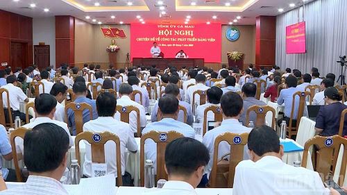 Quang cảnh hội nghị chuyên đề về công tác phát triển đảng viên tại Cà Mau.
