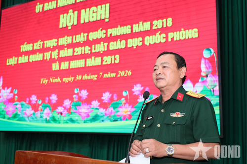 Đại tá Trần Đình Hưng, Phó chỉ huy trưởng, Tham mưu trưởng Bộ CHQS tỉnh Tây Ninh, thừa ủy quyền UBND tỉnh chủ trì hội nghị. 
