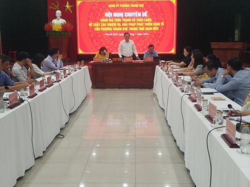 Bí thư Đảng ủy phường Thanh Khê Nguyễn Thành Tiến phát biểu định hướng các nội dung tại hội nghị.